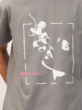 Piker&Druer T-shirt – vintage grey with white and pink print